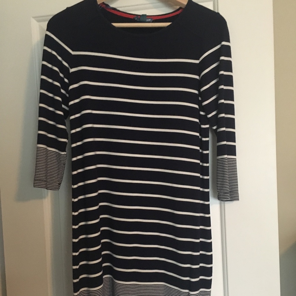 Jersey knit dress. Striped spring dress.